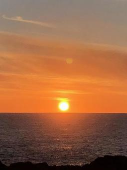 海に沈む夕日 海に沈む夕日の写真