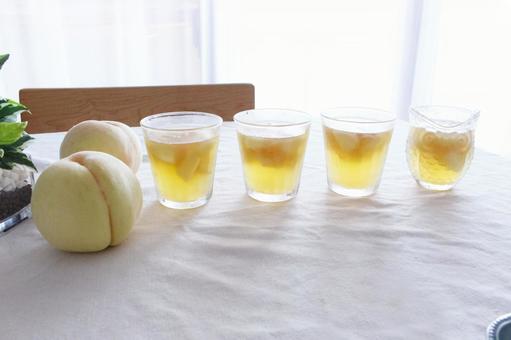 桃と桃ゼリー 桃と桃ゼリー 桃,ピーチ,peachの写真素材