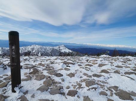 上信越高原・湯ノ丸山山頂(雪景色) 上信越高原・湯ノ丸山山頂(雪景色) 湯ノ丸山,北アルプス,山頂の写真素材