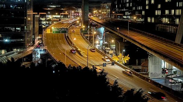 夜間の高速道路 夜間の高速道路 高速道路,夜,交通の写真素材