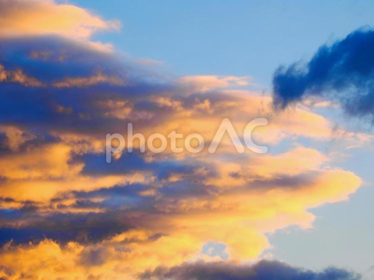 夕暮れの雲　１ 夕方,夕暮れ空,風景の写真素材
