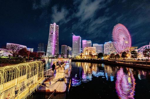 みなとみらいにクリスマスがやってくる みなとみらいにクリスマスがやってくる 夜景,みなとみらい,繁華街の写真素材