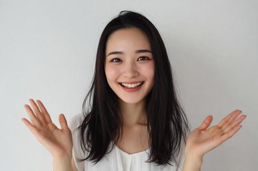 笑顔の綺麗な日本女性の写真
