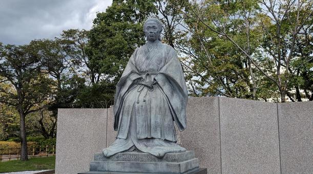 鹿児島の鶴丸城にある天璋院篤姫像 天璋院,篤姫,銅像の写真素材