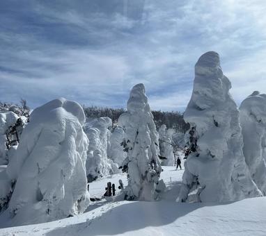 スノーモンスター2 スノーモンスター,雪山,雪の写真素材