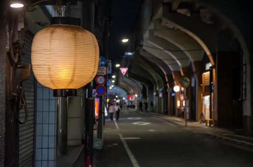 夜の浅草橋駅前 夜の浅草橋駅前 浅草橋,夜の街,居酒屋の写真素材