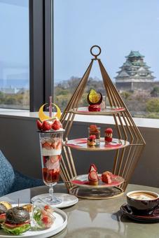 大阪城ビューのいちごのアフタヌーンティー アフタヌーンティー,いちご,パフェの写真素材