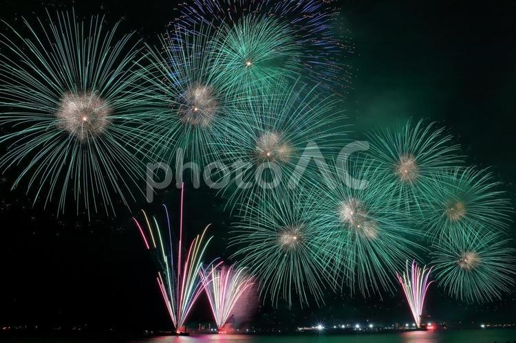 打上げ花火　夏の風物詩 夏,花火,打上げ花火の写真素材