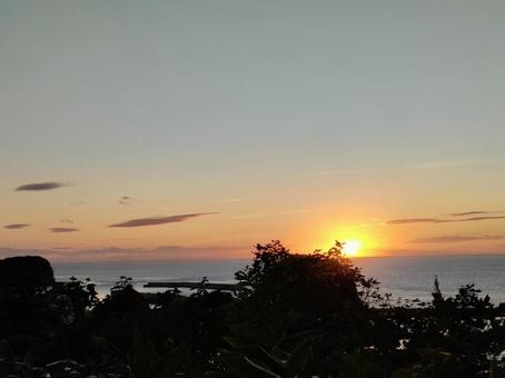 知床の夕日の写真