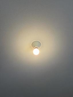 シンプルな明かり シンプルな明かり 照明,明かり,電球の写真素材