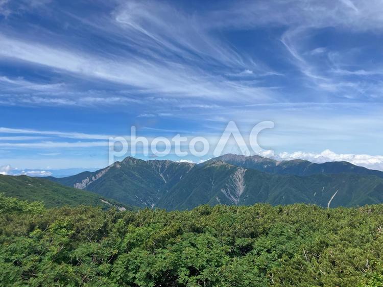 夏の悪沢岳へ登山16　南アルプスの山々 南アルプス,悪沢岳,荒川岳の写真素材