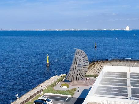 海ほたるのカッターフェイスと風の塔 カッターフェイス,風の塔,海ほたるパーキングエリアの写真素材