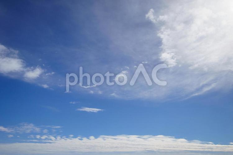 青い空と秋の白い雲 空,曇り空,自然の写真素材