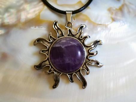 アメジスト付きペンダント1 アメジスト,ペンダント,パワーストーンの写真素材