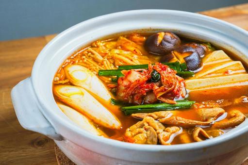 キムチ鍋 キムチ鍋,鍋料理,豚肉の写真素材