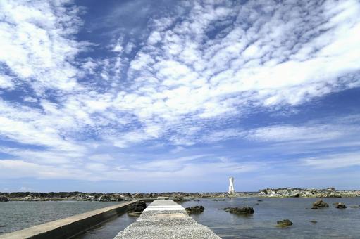 海と空と灯台 海と空と灯台の写真