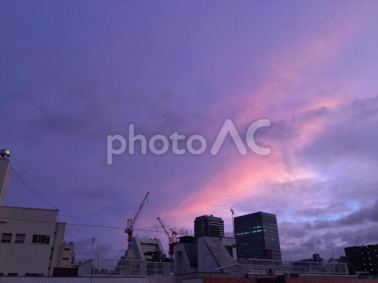 夕焼け空と中野サンプラザ 夕焼け,空,夕焼け空の写真素材