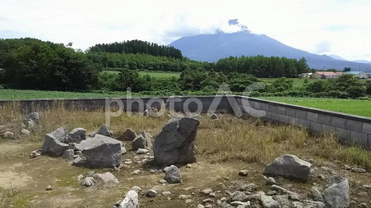 北海道・ニセコ町の環状列石（ストーンサークル） ストーンサークル,環状列石,北海道の写真素材