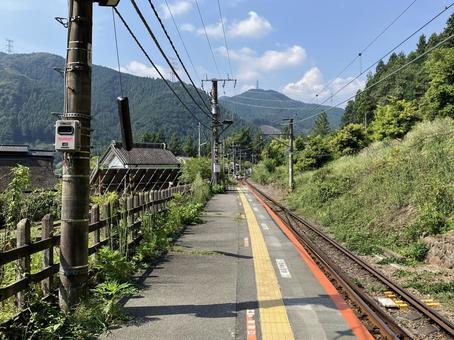 軍畑駅のホーム風景 軍畑駅のホーム風景 軍畑,軍畑駅,ホームの写真素材