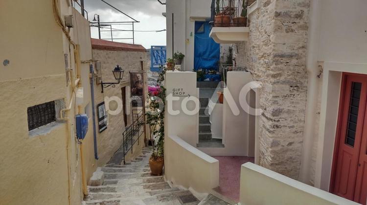 ギリシャのシロス島にあるアノシロスの景色 ギリシャ,シロス島,シロスの写真素材