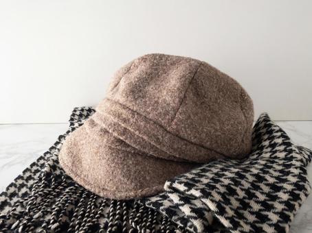 あったかキャスケットとチェックのマフラー あったかキャスケットとチェックのマフラー 服飾雑貨,ファッション,帽子の写真素材
