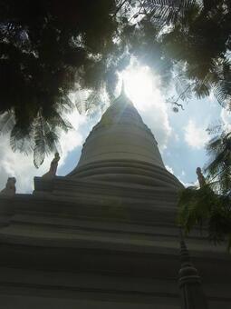 ワット・プノン、カンボジアの首都プノンペンのシンボル寺院 カンボジア,プノンペン,ワットプノンの写真素材