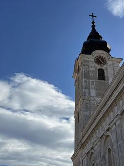 青空と街の教会 教会,青空,塔の写真素材