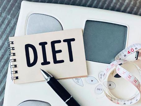 ダイエットする・体重計とメジャー ダイエットする・体重計とメジャー ダイエット,減量,やせるの写真素材