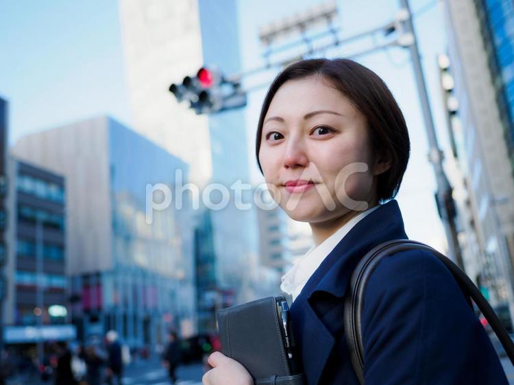 27：外出するビジネスウーマン 女性,女の子,人物の写真素材