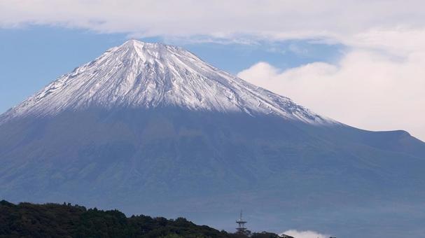 2025　富士山初冠雪の写真