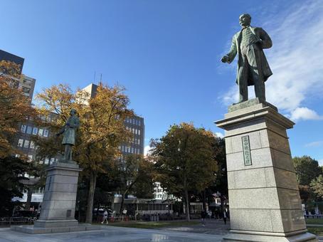 紅葉の10月下旬札幌大通公園西10丁目 紅葉の10月下旬札幌大通公園西10丁目 札幌,北海道,大通公園の写真素材