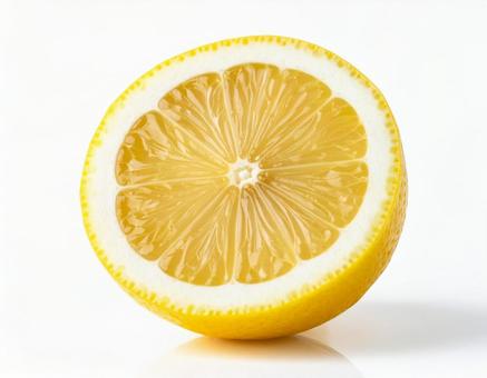 白背景にカットされたレモンの写真