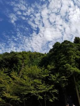 秋の山と空 秋の山と空の写真