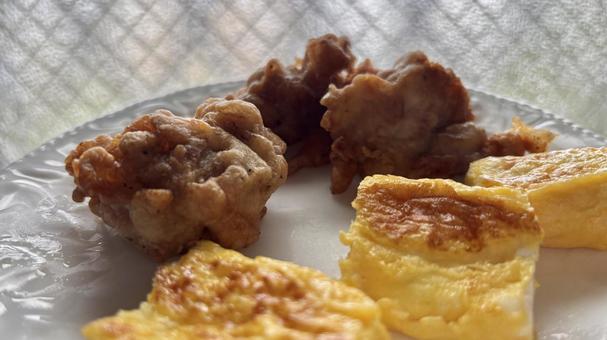 唐揚げと卵焼き 唐揚げ,卵焼き,お弁当作りの写真素材