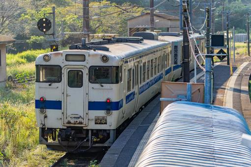 日豊本線 青井岳駅に到着したキハ47 鉄道,列車,乗り物の写真素材