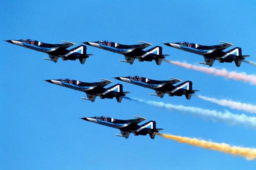 T-2ブルーインパルス、デルタ編隊 T-2ブルーインパルス、デルタ編隊 ブルーインパルス,tー2,デルタ編隊の写真素材