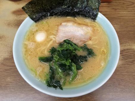 Typical Iekei ramen with spinach and quail eggs, JPG Typical Iekei ramen with spinach and quail eggs, JPG