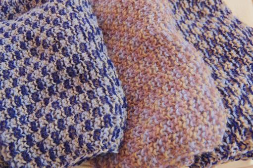 手編みのマフラー マフラー,手編み,三枚の写真素材