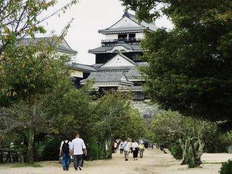 休日の松山市城山公園 松山城,伊予松山城,天守の写真素材