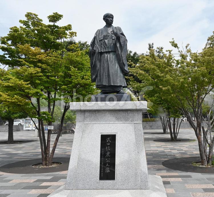 武田信虎公之像（甲府駅前） 武田信虎公之像,武田信虎,甲府駅の写真素材