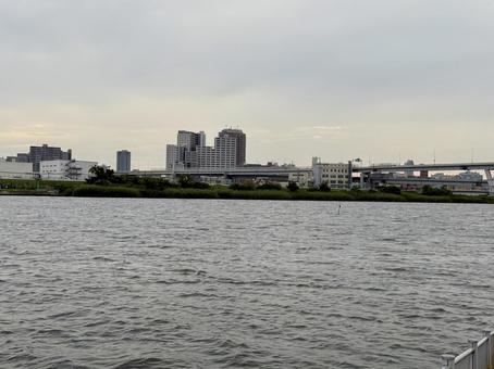 堀切水辺公園 荒川越しの景色 堀切水辺公園 荒川越しの景色の写真