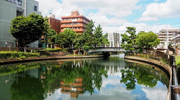 初秋の横十間川＆千砂橋＆街並み（江東区） 初秋,千砂橋,東京都の写真素材