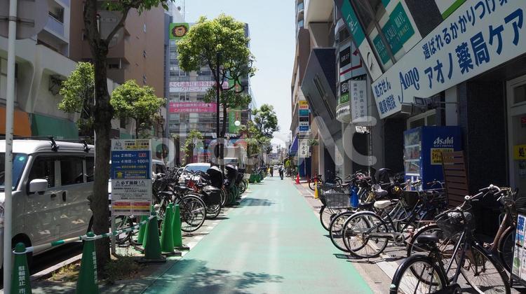 東西線・行徳駅付近の街並み・千葉県市川市 夏,東西線,行徳駅の写真素材