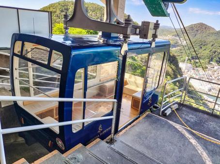 下田ロープウェイ山頂駅ホームと車両 下田ロープウェイ,山頂駅,寝姿山駅の写真素材