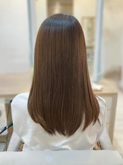 ストレートヘアの女性 美容院 ストレートヘアの女性 美容院 女性,女,20代の写真素材