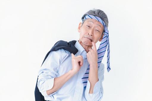酔っ払いすぎた高齢男性 酔っ払いすぎた高齢男性 二日酔い,アルコール依存症,歓送迎会の写真素材