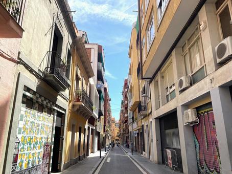 カサ・ビセンス前の通り(バルセロナ) カサ・ビセンス前の通り(バルセロナ) バルセロナ,スペイン,カタルーニャの写真素材