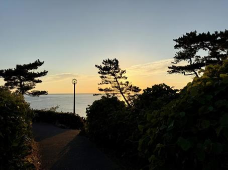 The Sea of Japan and cliffs seen from Tojinbo in Fukui Prefecture in the evening, JPG