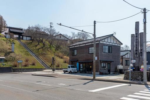 江差いにしえ街道入口と江差別院 江差いにしえ街道入口と江差別院の写真
