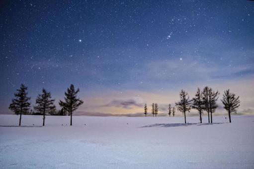Starry sky of Mild Seven Hills in winter, JPG Starry sky of Mild Seven Hills in winter, starry sky, star, star king, JPG